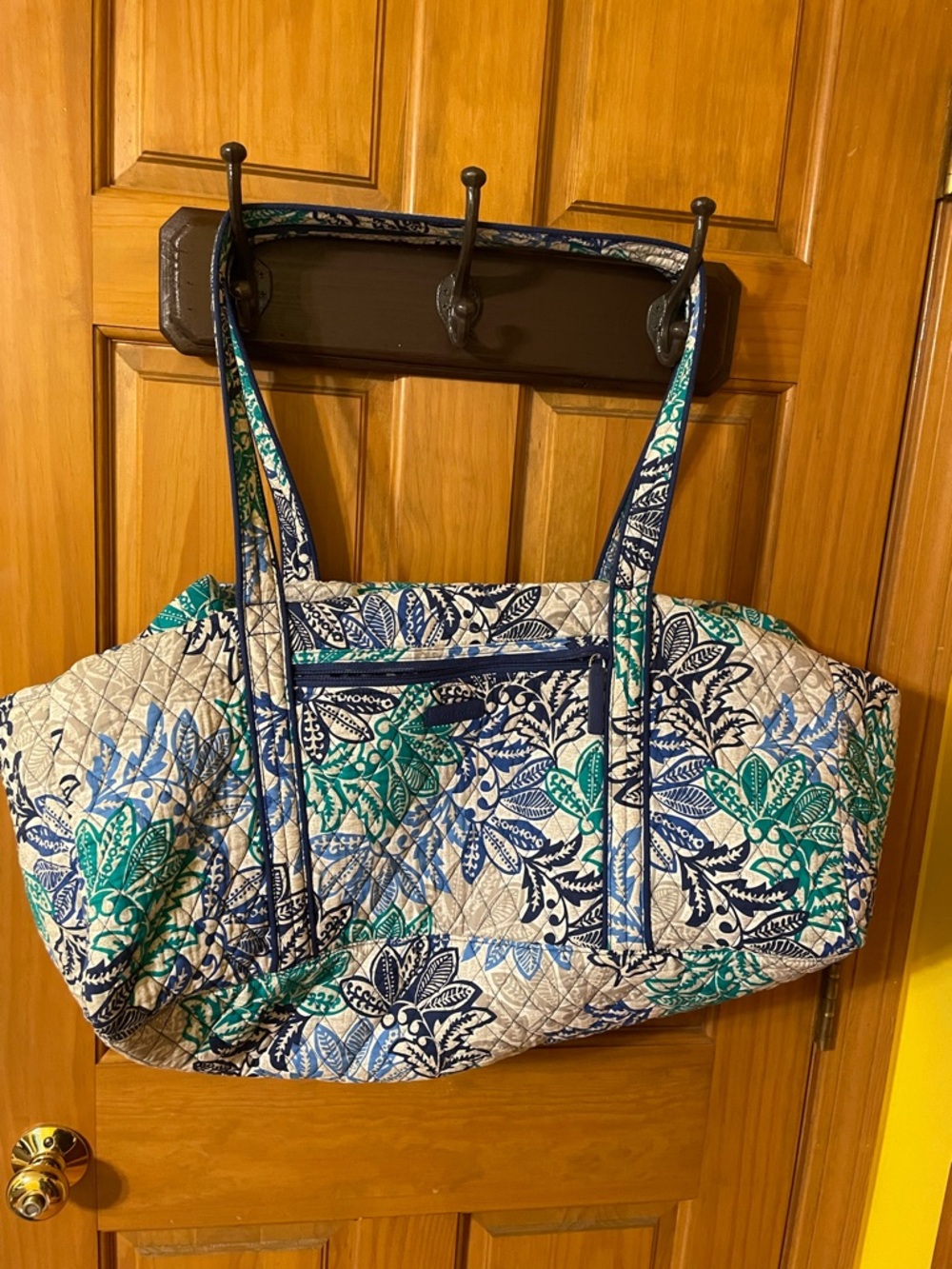 VERA BRADLEY LARGE DUFFEL